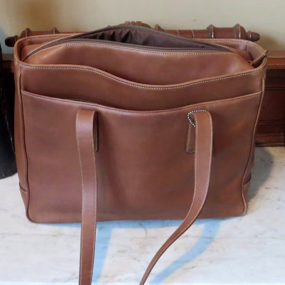 Coach Hamptons Tote/Laptop Bag In British Tan Leather W/ Dual Handles - Picture 5 of 15